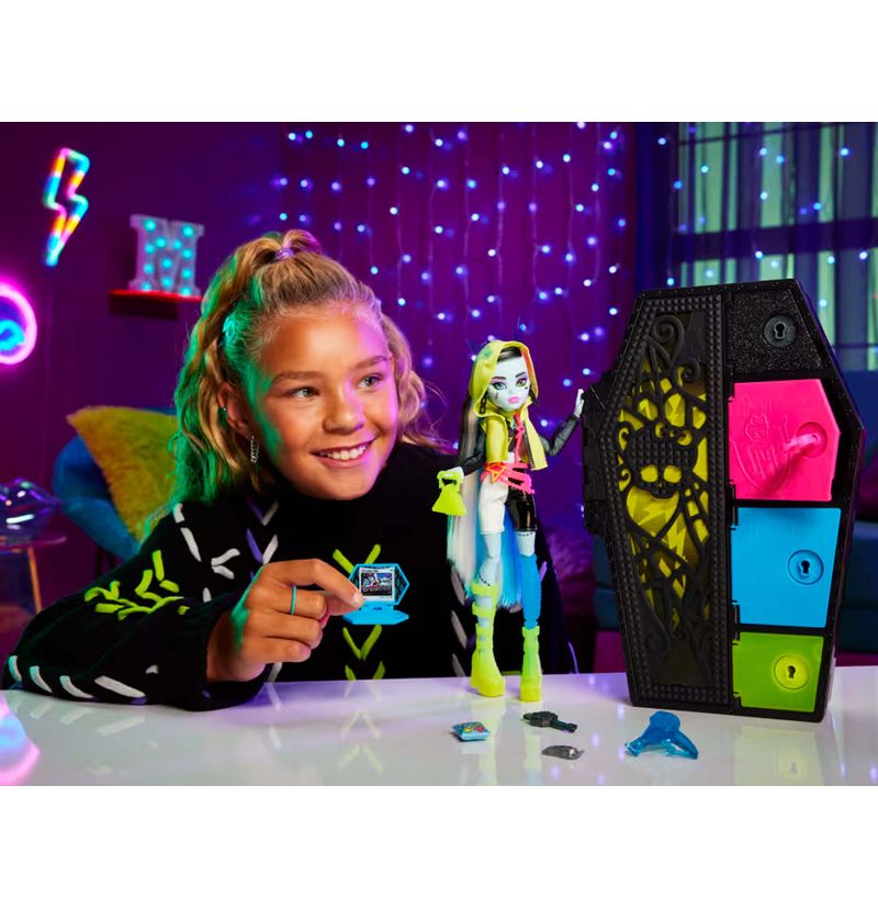 Muñeca-Mattel-Monster-High-Doll-Frankie-Stein-Skulltimate-Neon-Para-Niñas-HNF79